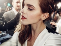 fans˿ǩʱİɭ(Emma Watson)˧ը ǩϰԲͷ